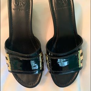 Tory Burch black patent leather wedge sandal. Size 8